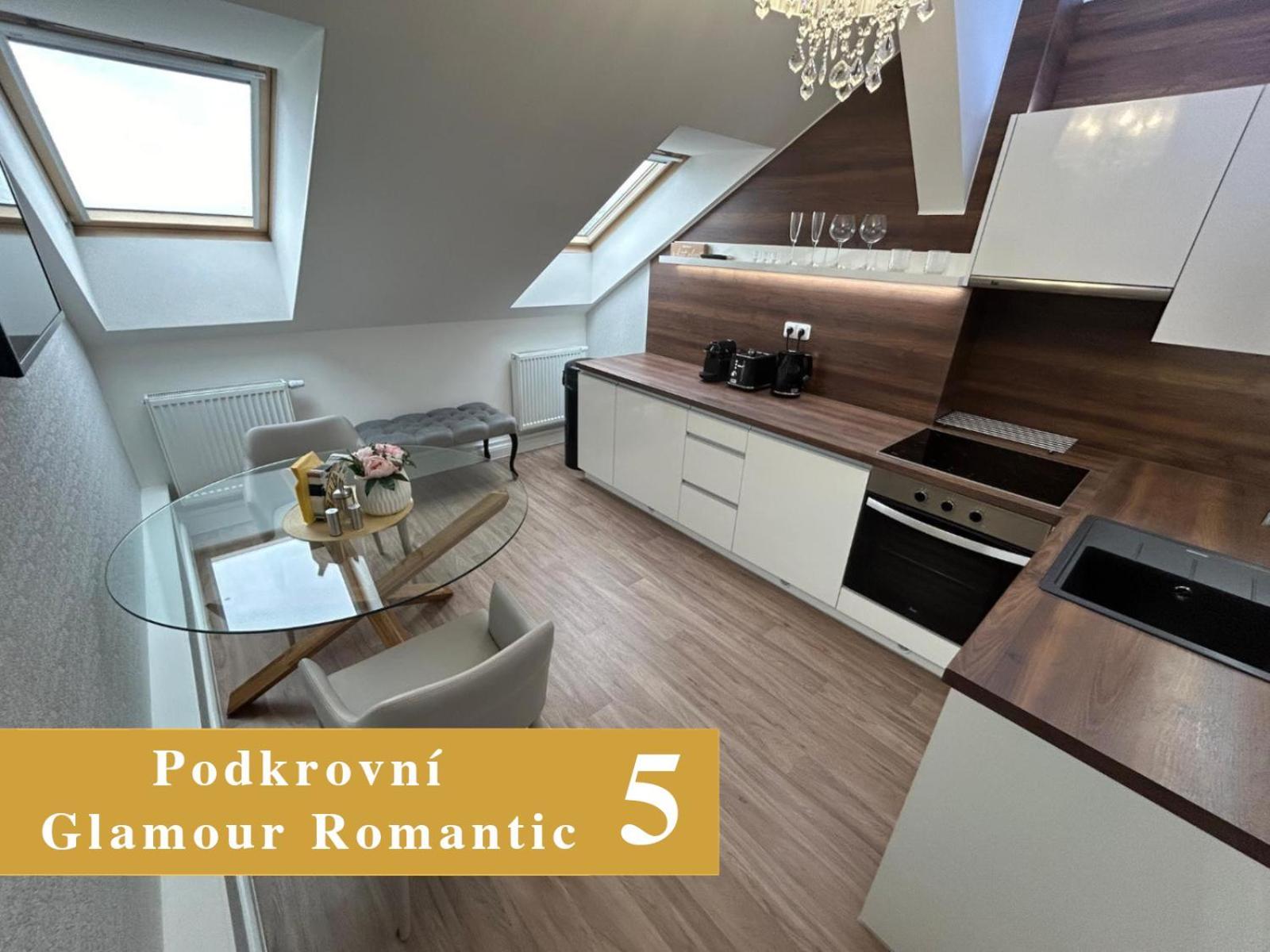 Efipa Glamour Apartments Πίλζεν Εξωτερικό φωτογραφία